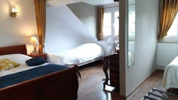 Vierpersoonskamer | Individueel gedecoreerd, individueel gemeubileerd, geluiddichte muren