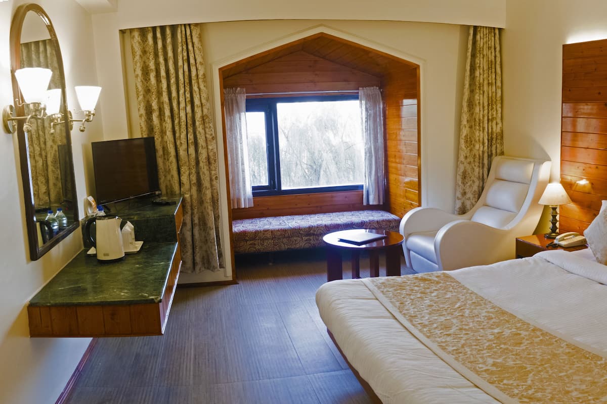 Deluxe-Zimmer, 1 Schlafzimmer, Talblick | 2 Schlafzimmer, Bettwäsche aus ägyptischer Baumwolle, Zimmersafe