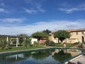 Utomhuspool