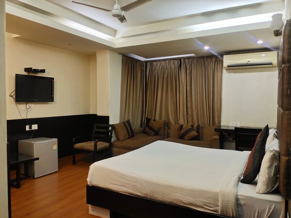 Premium bedding, Select Comfort beds, minibar, in-room safe