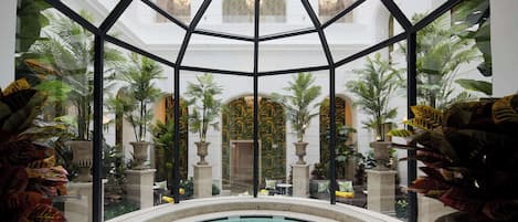 Bain à remous intérieur