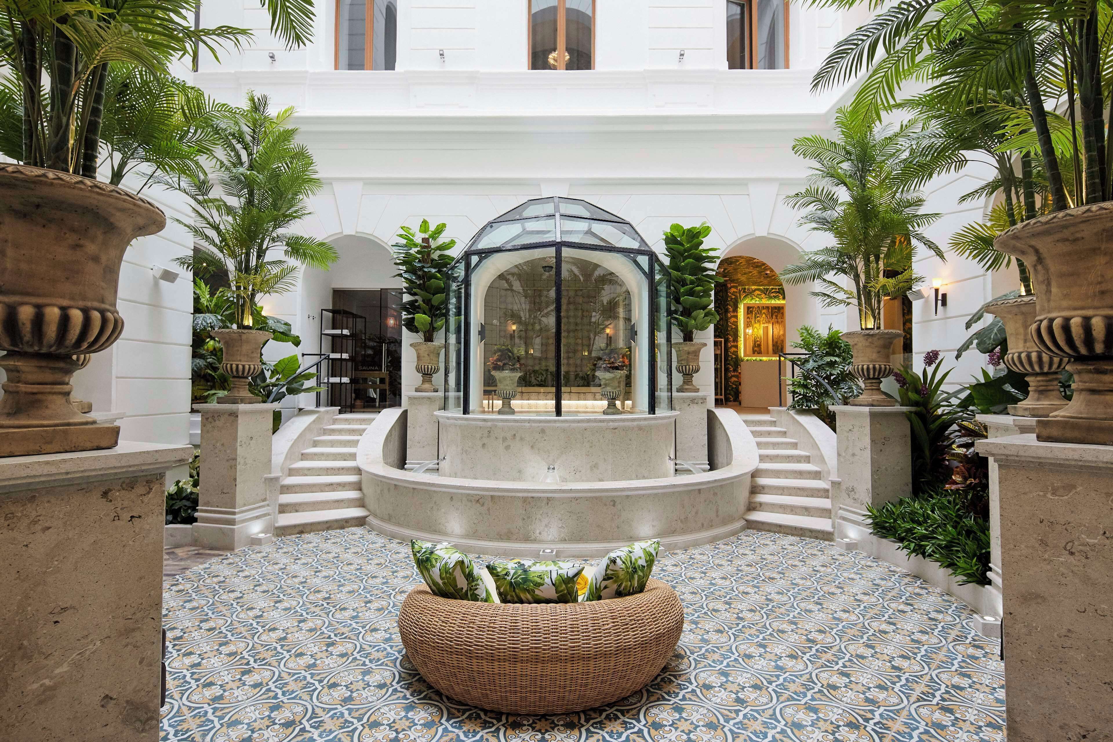 双人护理室、身体护理、深层组织按摩、瑞典式按摩、体膜护理、身体磨砂