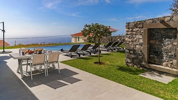 Vila, vista para o oceano | Parte interna