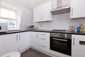 Single Room, Shared Bathroom | Shared kitchen | Fridge, microwave
