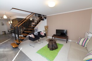 Villa, 3 Bedrooms, Mountain View | Interior