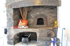 Villa, 3 camere da letto, vista montagna | Cucina privata | Frigorifero con congelatore, microonde, forno, piano cottura