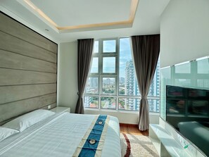 In-room safe, desk, blackout curtains, free WiFi - Infinity 28 Hotel & Residence (Phnom Penh)