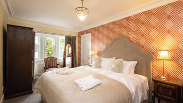 Super King Rm with Lake View Ensuite Rm 4 | Egyptian cotton sheets, premium bedding, individually decorated