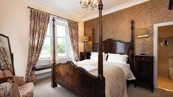(Bridal Suite) Super King with Lake View Ensuite Rm 2 | Egyptian cotton sheets, premium bedding, individually decorated