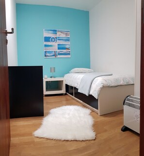 3 chambres, fer et planche à repasser, Wi-Fi, draps fournis