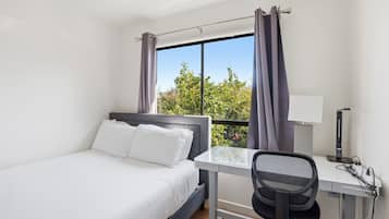 3 habitaciones, caja de seguridad en la habitación y escritorio