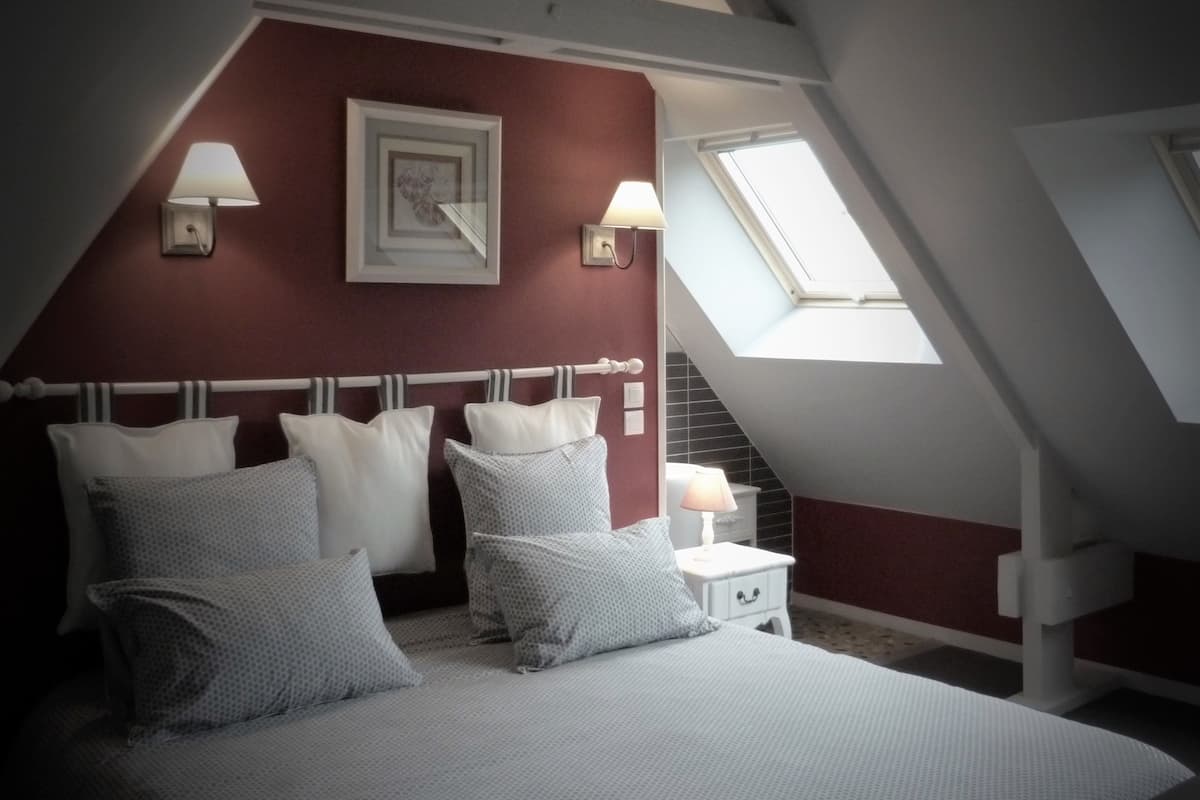 Comfort kamer, 1 twee- of 2 eenpersoonsbedden, uitzicht op tuin | 1 slaapkamer, luxe beddengoed, individueel gedecoreerd