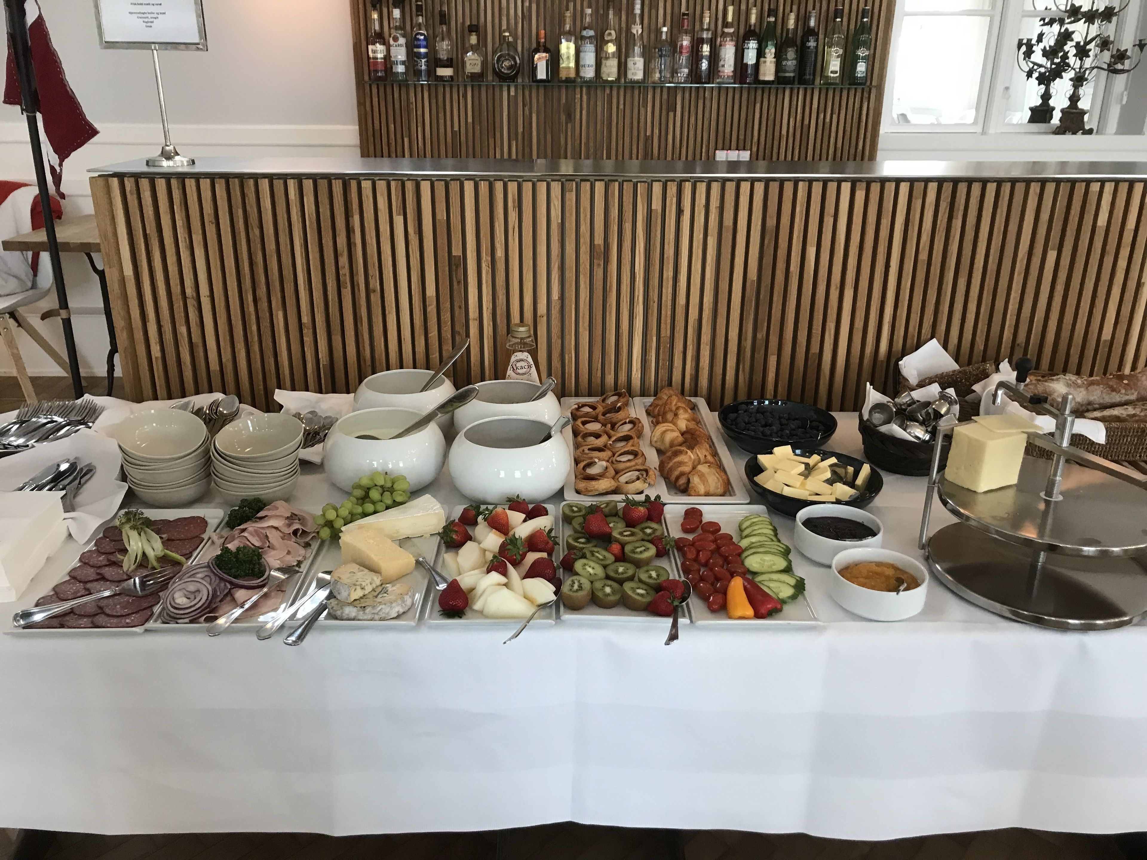 breakfast buffet