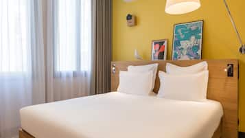 Executive Double Room, 1 Queen Bed | Premium bedding, in-room safe, individually decorated