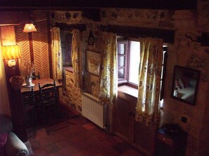 Apartamento, 2 habitaciones (Casa del Capellan) | Zona de estar | Una televisión