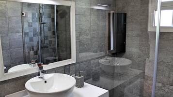 Casa, 3 camere da letto, vista oceano | Bagno | Vasca e doccia separate, vasca da bagno a immersione totale
