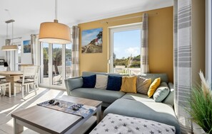 Fernseher, Kamin, DVD-Player