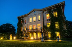 Front of property – evening/night - Chateau de Bezyl (Sixt-sur-Aff)