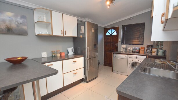 Deluxe Cottage, 1 Bedroom | Private kitchen - Bothasig Holiday Rentals (Cape Town)