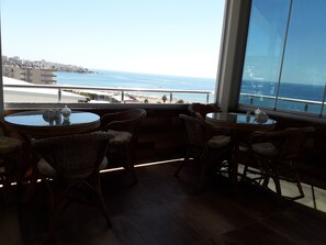 包每日自助早餐