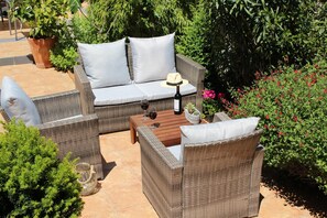 Double Room, City View (La Place ) | Terrace/patio - Le Patio Chambres et Table dHotes (La Tour-Blanche-Cercles)