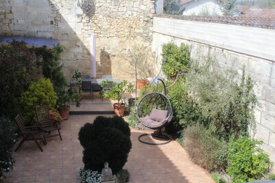 Le Patio Chambres et Table dHotes