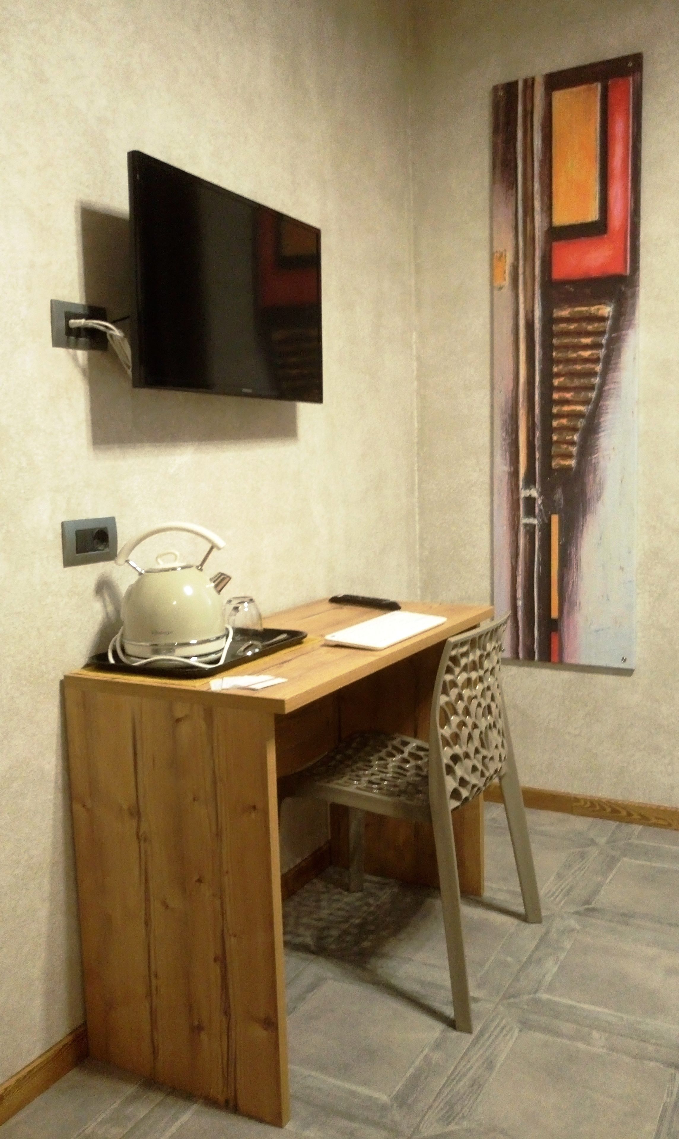 Deluxe Double or Twin Room, Private Bathroom | Room amenity