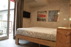 1 bedroom, Frette Italian sheets, premium bedding, down comforters - B&B Corte Rossa (Tirano)
