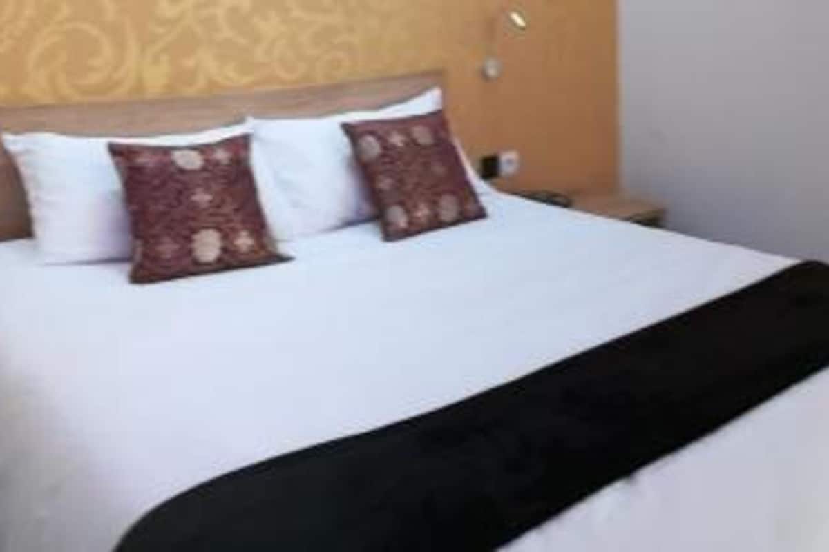 in-room safe, desk, soundproofing, iron/ironing board