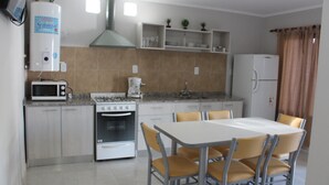 Traditional Apartment, 2 Bedrooms | Private kitchen