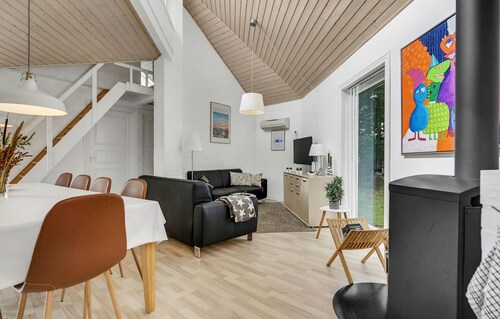 Awesome home in Fårvang with sauna