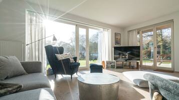 Ferienhaus, 3 Schlafzimmer (incl. 130,00 € Cleaning Fee) | Wohnbereich | Flachbildfernseher, Netflix, DVD-Player