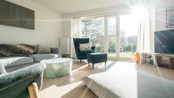 Ferienhaus, 3 Schlafzimmer (incl. 130,00 € Cleaning Fee) | Wohnbereich | Flachbildfernseher, Netflix, DVD-Player