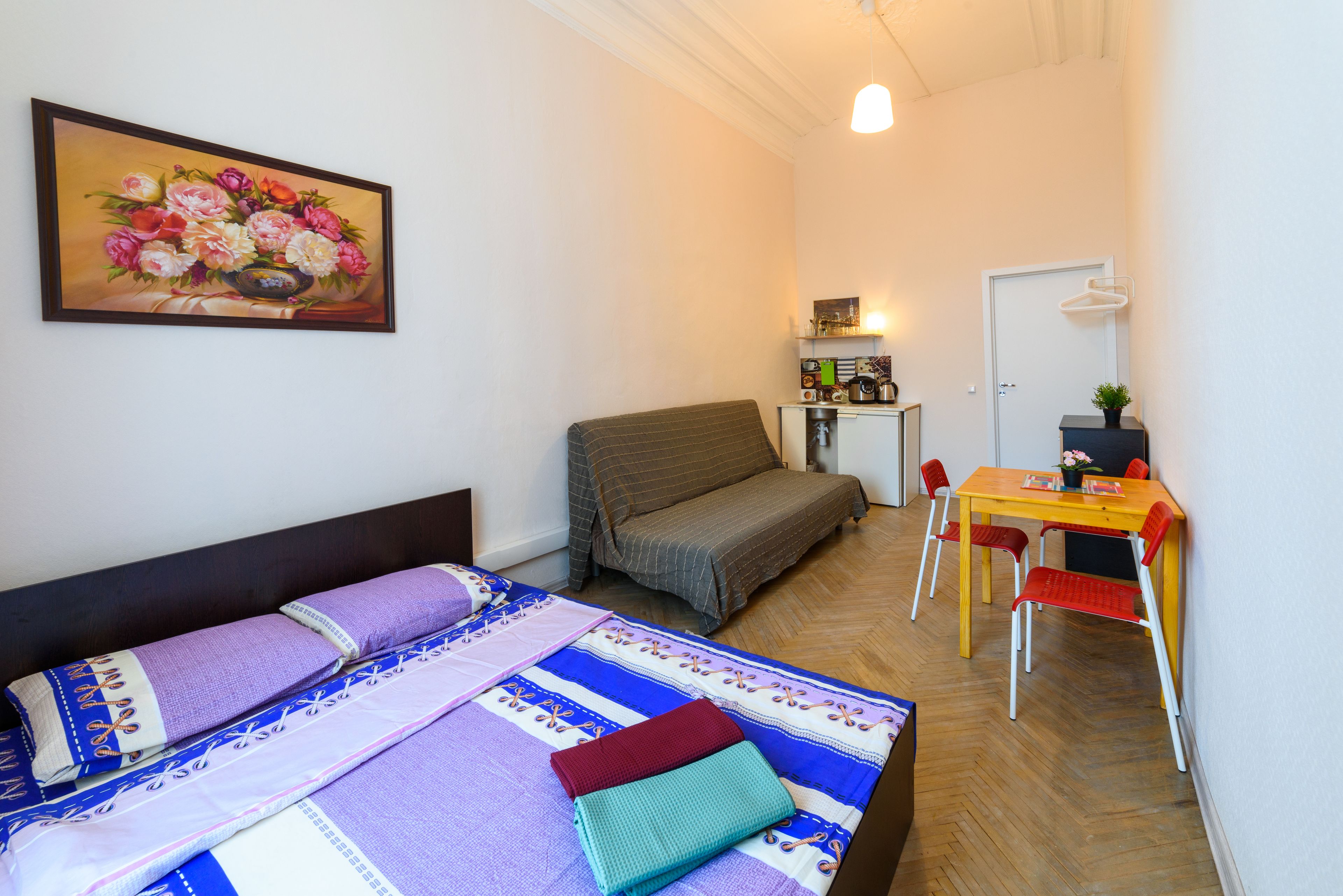 Iron/ironing board, free WiFi