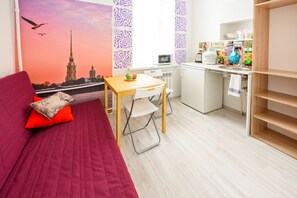 Deluxe tweepersoonskamer | Luxe beddengoed, geluiddichte muren, een strijkplank/strijkijzer