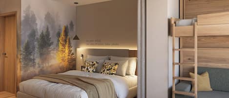 Une chambre avec un lit, une fresque murale, une échelle en bois et une petite table avec des bougies.