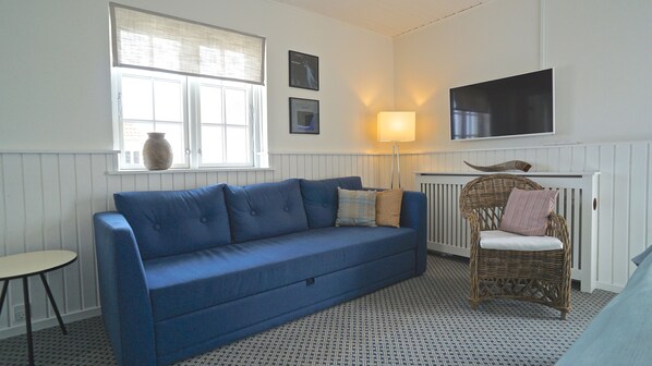 Cots/infant beds, rollaway beds, free WiFi, bed sheets