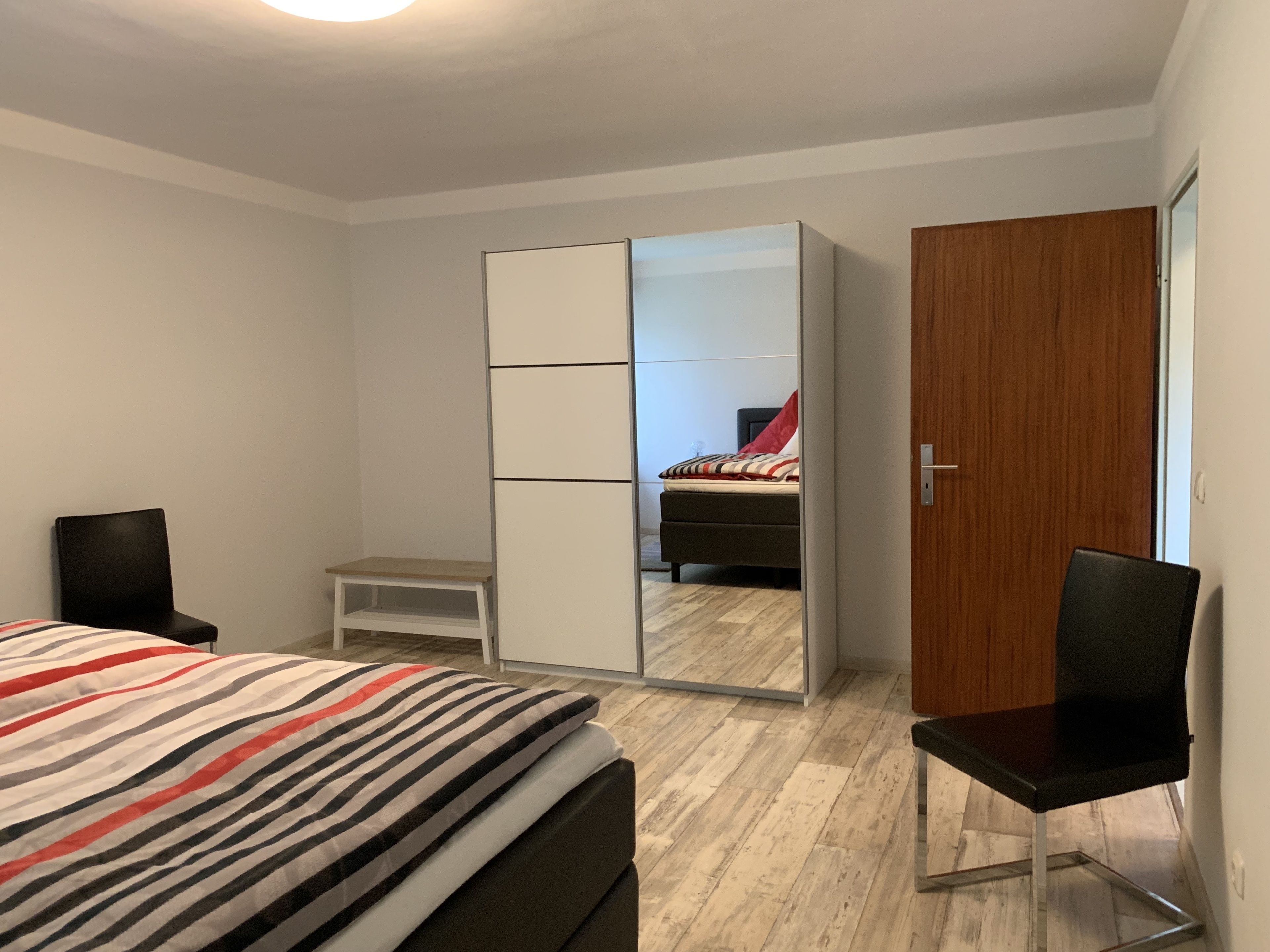 1 bedroom, individually decorated, individually furnished