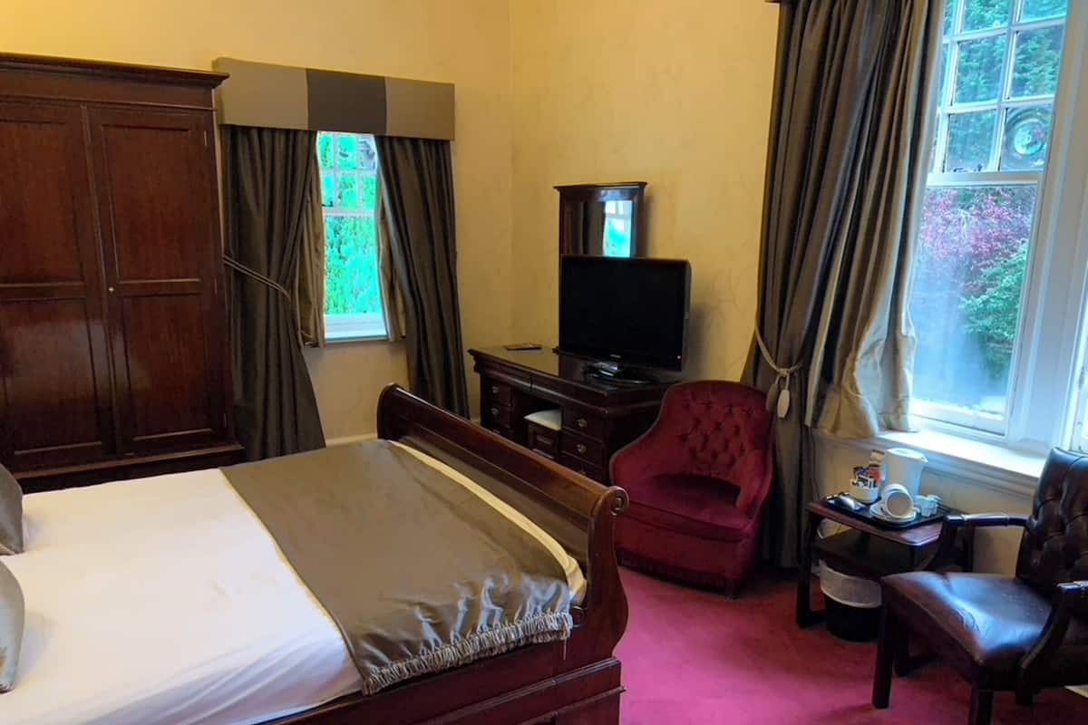 Deluxe tweepersoonskamer | Een bureau, gratis wifi, beddengoed