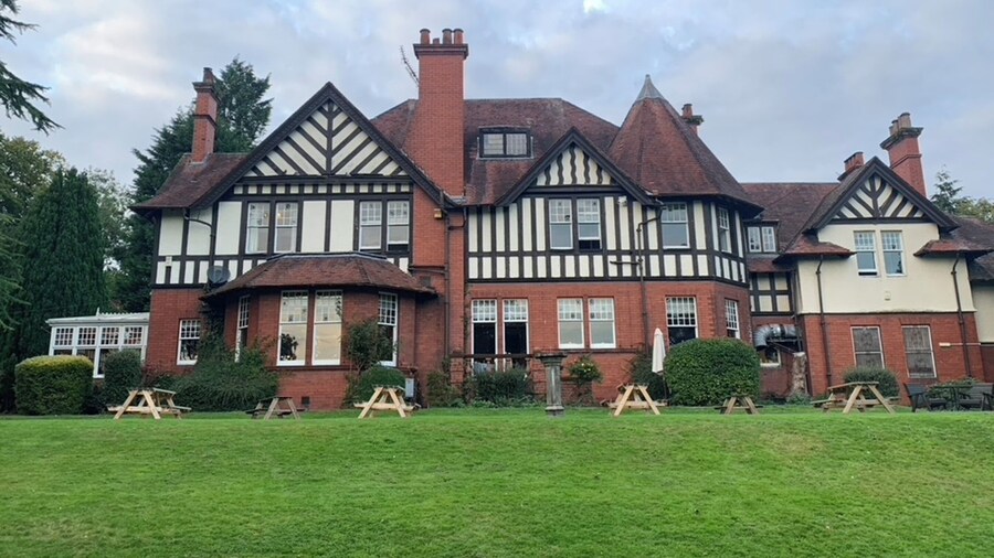 OYO Dunmar House Hotel