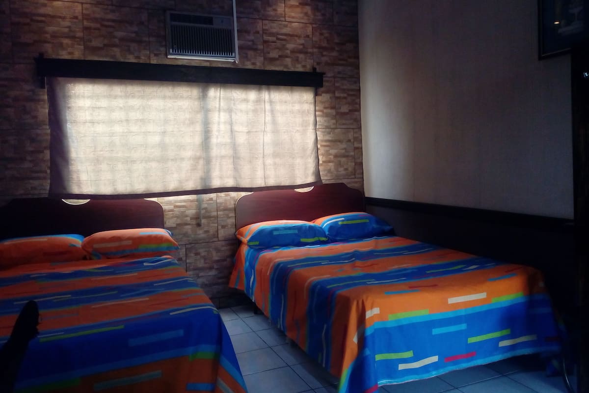 Kamar Double Superior, Beberapa Tempat Tidur, akses difabel, kamar mandi pribadi | Seprai premium, meja kerja, Wi-Fi gratis, dan seprai linen