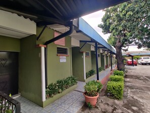 Exterior - Hotel Latino (Santa Ana)