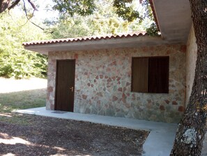 Bungalow, 2 habitaciones | Terraza o patio