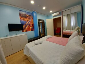Phòng Suite dành cho gia đình, 3 phòng ngủ, quang cảnh thành phố | Minibar, màn/rèm cản sáng, phòng cách âm 