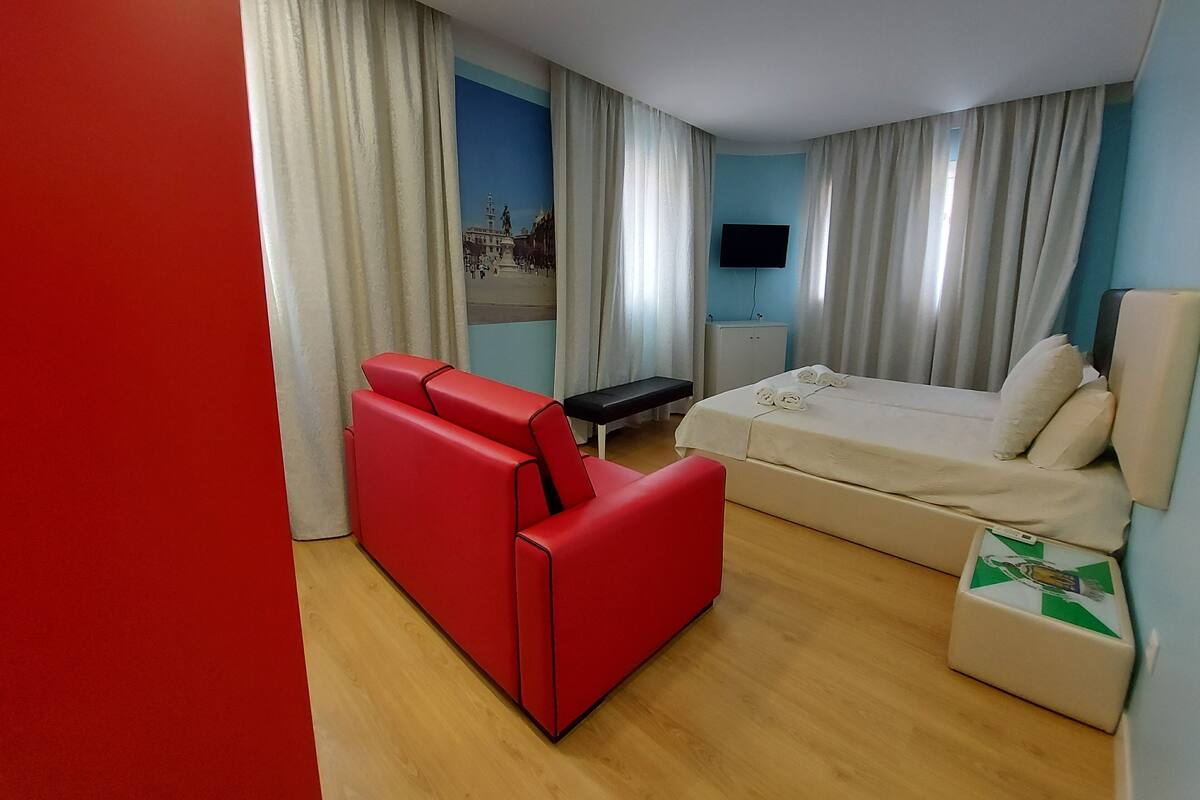 Suíte família, 3 quartos, vista para a cidade | Frigobar, cortinas blackout, quartos à prova de som, Wi-Fi de cortesia