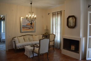 Leilighet, 1 soverom | Oppholdsrom | Flatskjerm-TV