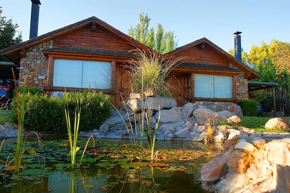 Familie huisje, 1 slaapkamer, privébadkamer (2 to 4 PAX) | 1 slaapkamer, luxe beddengoed, een kluis op de kamer