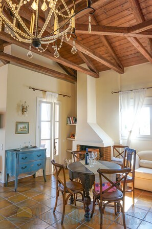 Interior - Alekos Beach Houses - Natura Gialla (Kefalonia)