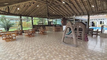 TV de tela plana 32 polegadas com canais via satélite, TV