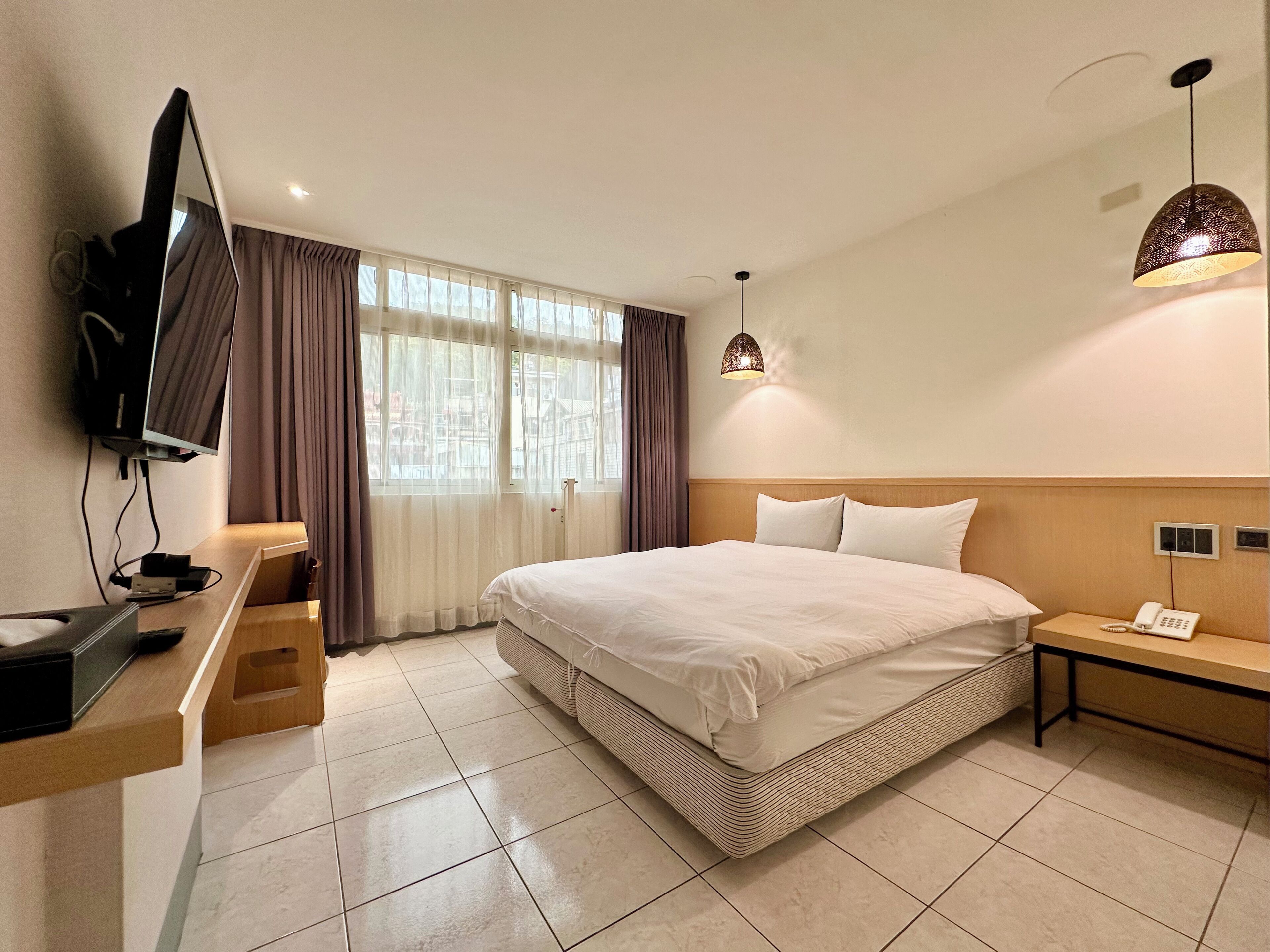 Superior Double or Twin Room, Partial Lake View | 1 bedroom, premium bedding, down comforters, Select Comfort beds